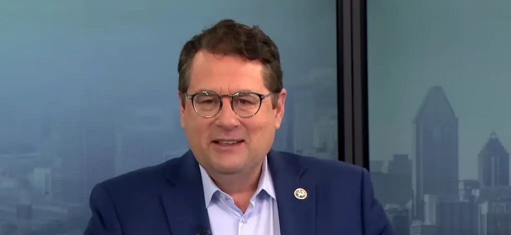 Succession à la CAQ : Bernard Drainville lance une offensive musclée pour remplacer François Legault