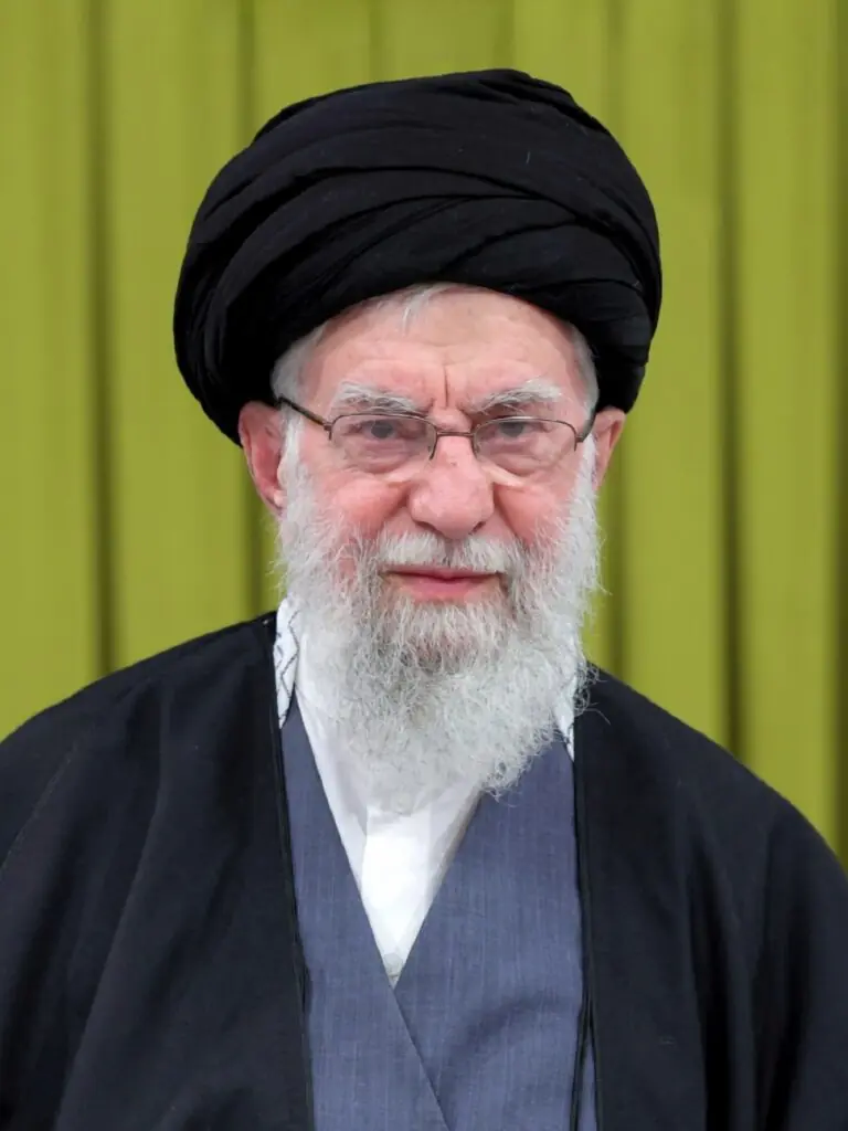Iran : la cornemuse, la poésie et le portrait controversé des dirigeants